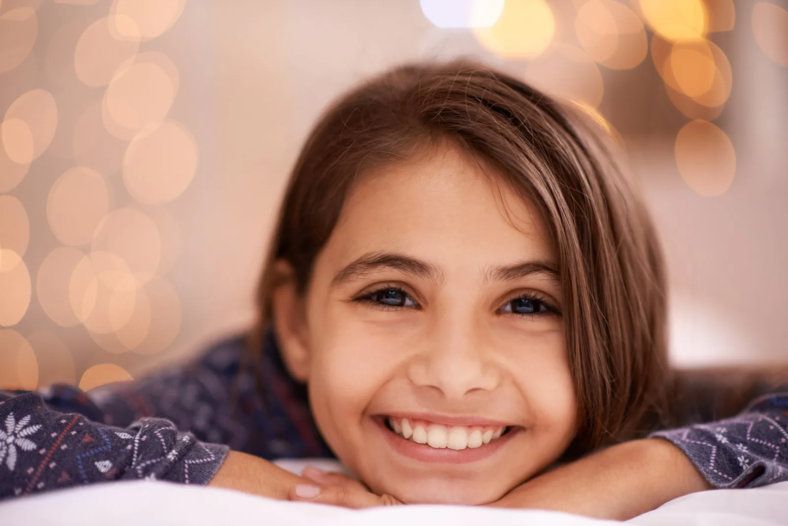 Enfant souriant, suivi orthodontique au cabinet de Nanterre
