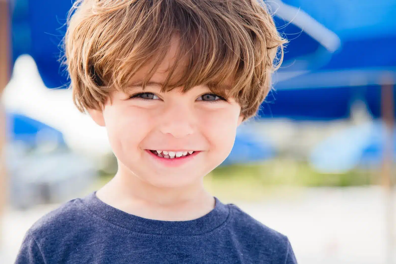 Dents qui se chevauchent chez l’enfant : quand consulter